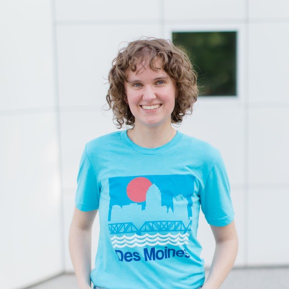 Meet your Posher, Caitlin - Picture 1 of 1